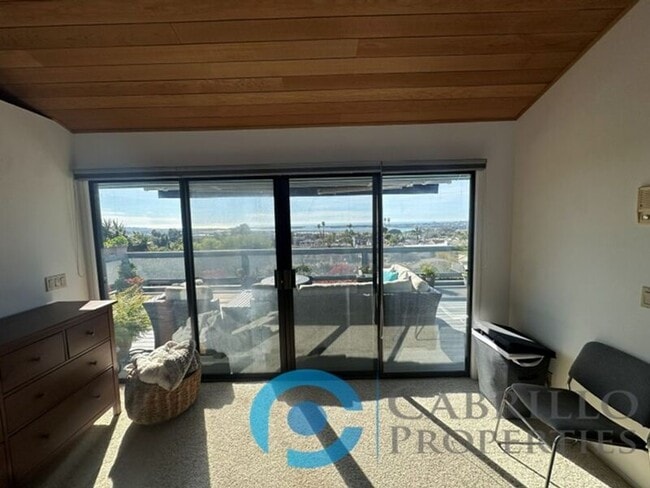 Building Photo - 2620 Deerpark Dr