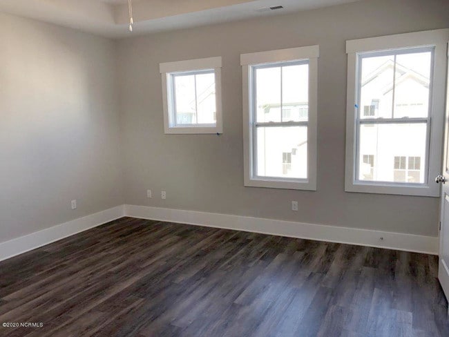 Building Photo - 4006 Tamarisk Ln