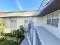 Building Photo - 58 Windtree Ln