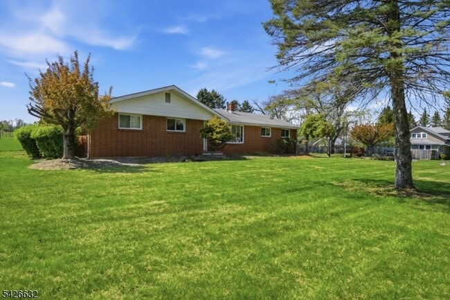 Building Photo - 131 Califon Rd