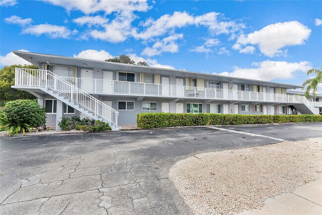 Building Photo - 2175 NE 56th St