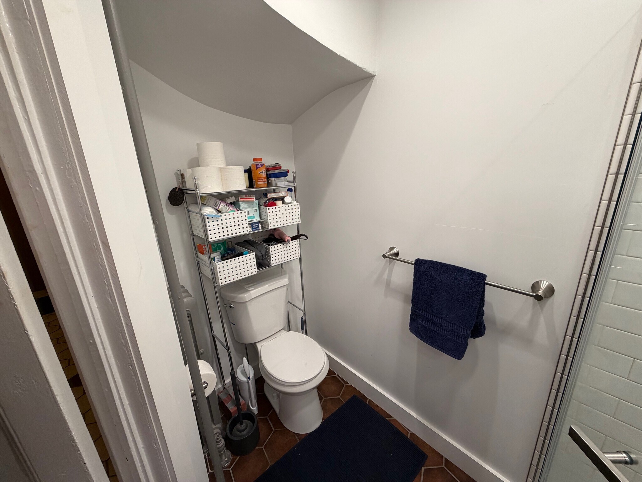 Building Photo - 429 Main St