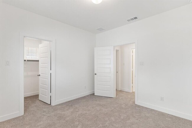 Building Photo - 203 Shining Succulent Dr