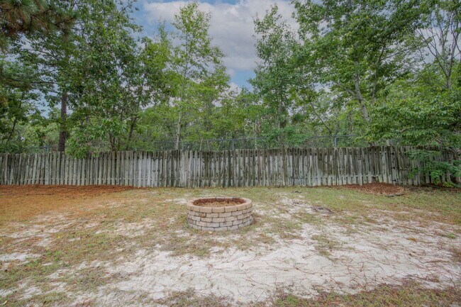 Building Photo - 380 Sullivan Dr