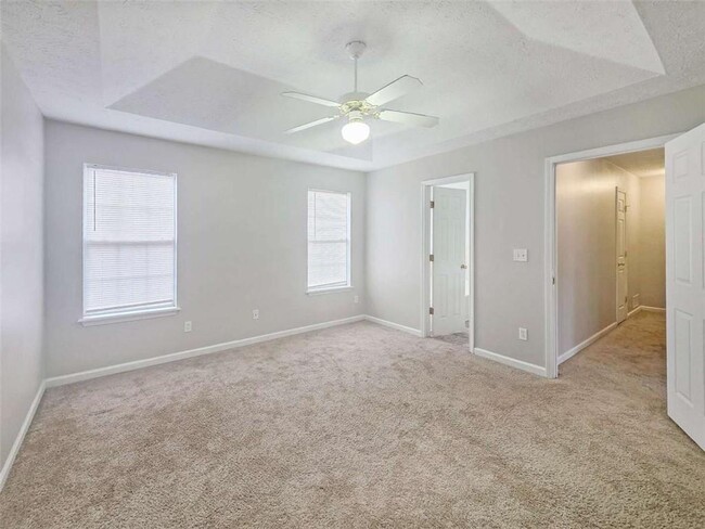 Building Photo - 4445 Brookridge Dr SW