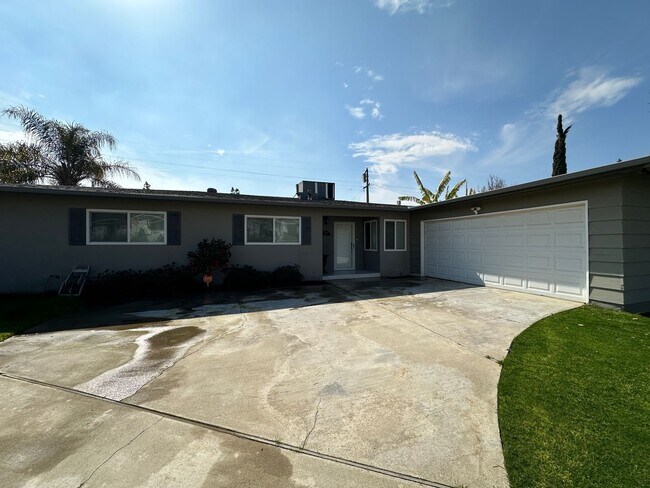 Building Photo - Wonderful Home For Rent!