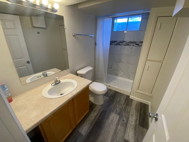 Building Photo - Updated Ranch Style Home