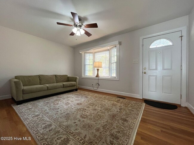 Primary Photo - 527 Oldham Rd