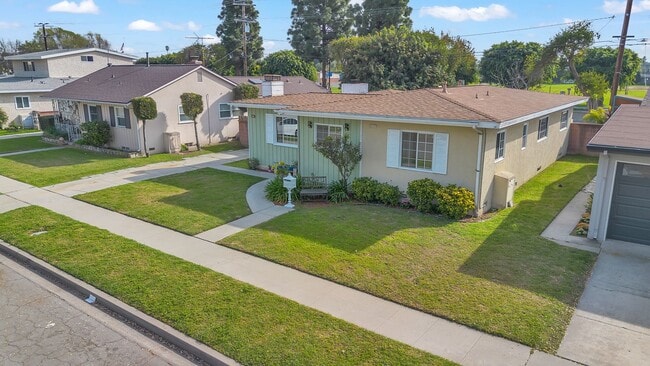 Building Photo - 6120 E Walton St