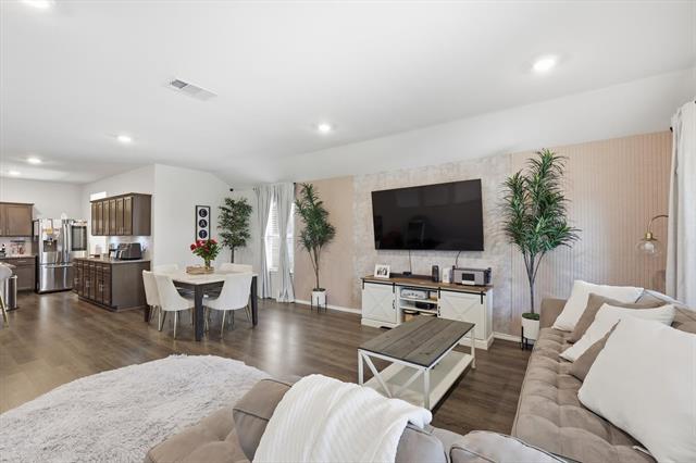 Building Photo - 3934 Dickinson Ave