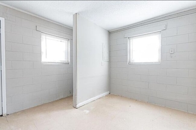 Building Photo - COMING SOON !!! | Just Minutes from Downto...
