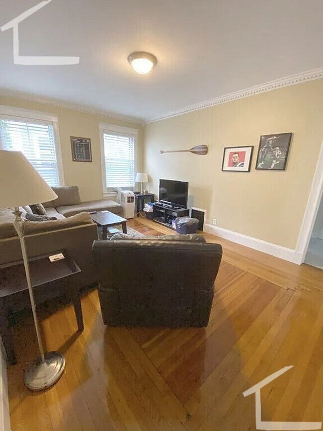 Building Photo - Goregous 3 bed in Allston