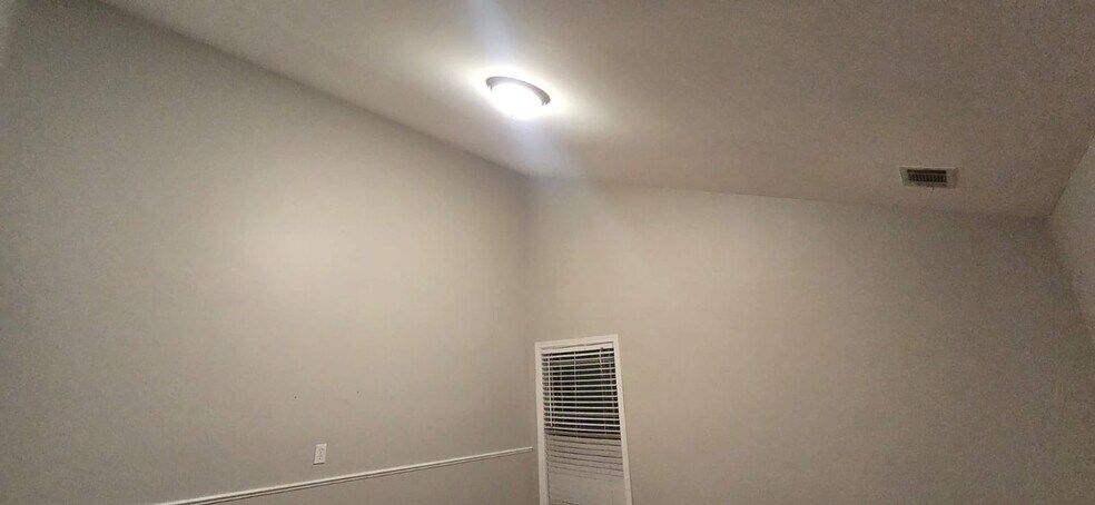 Building Photo - 1610 Chattahoochee Ct