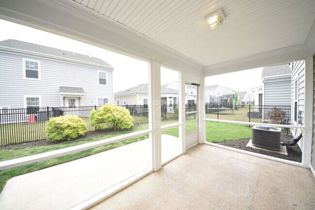 Building Photo - 126 Peck Ln