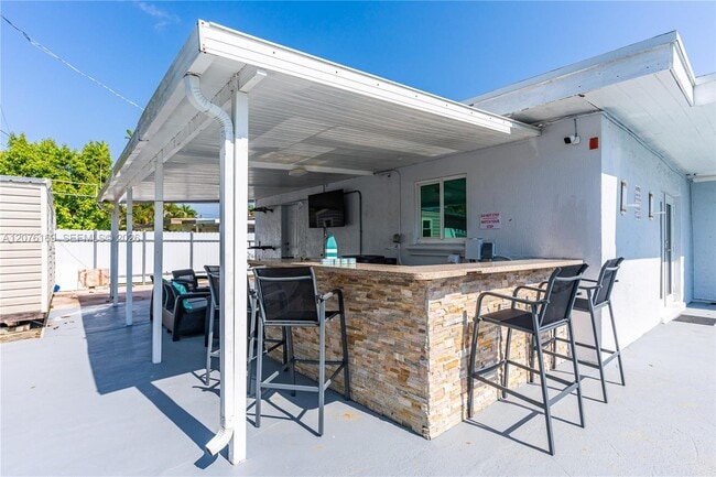Building Photo - 10310 SW 43rd St