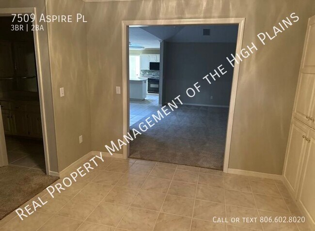 Building Photo - West Plains Feeder Must See!!