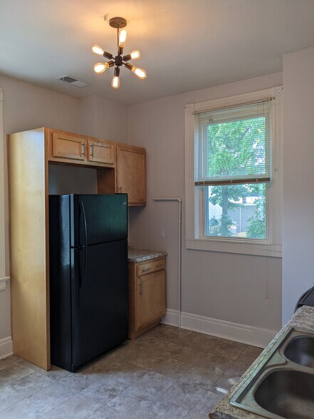 Building Photo - 2939 Cleinview Ave