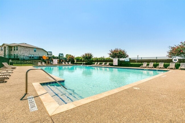 Building Photo - 16133 Windsong Ct