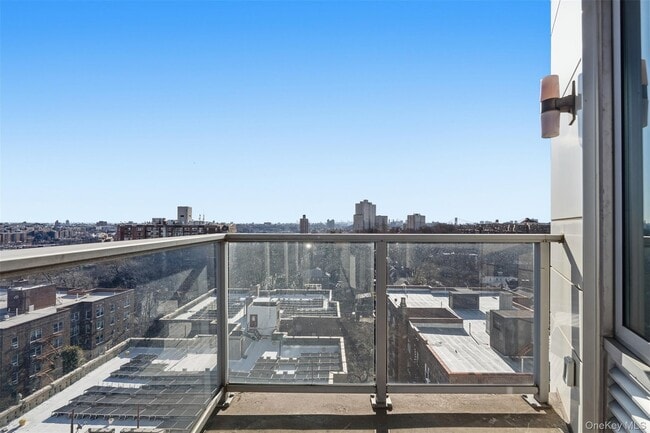 Building Photo - 3220 Arlington Ave