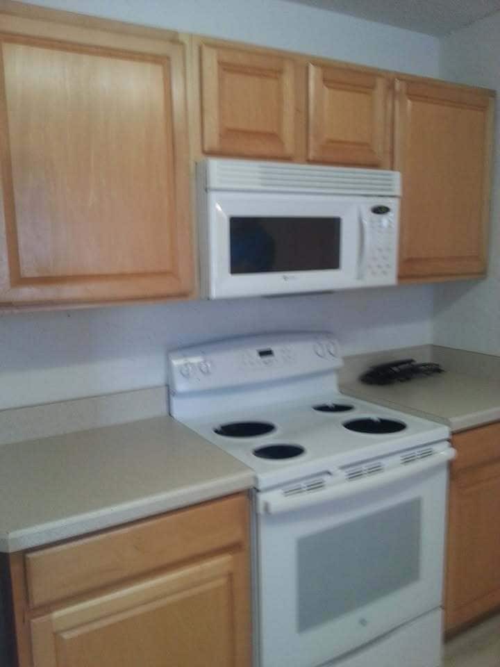 Building Photo - 799 E 10th Ave