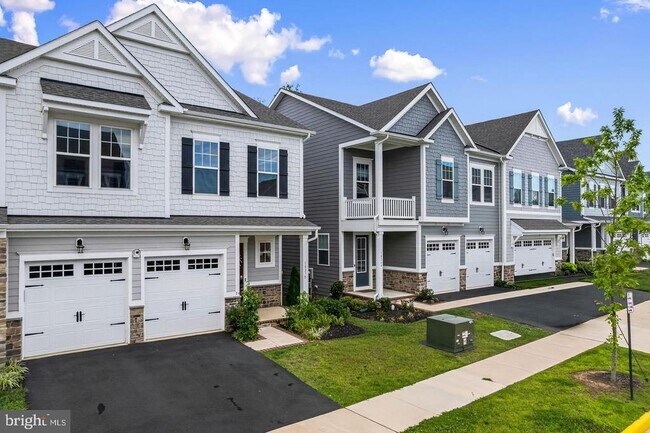 Building Photo - 18270 Moss Gdn Rd