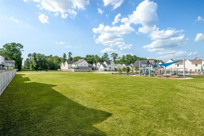 Building Photo - 9835 Willow Creek Commerce Dr