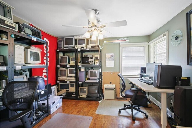 Building Photo - 64 W Belle Isle Rd NE