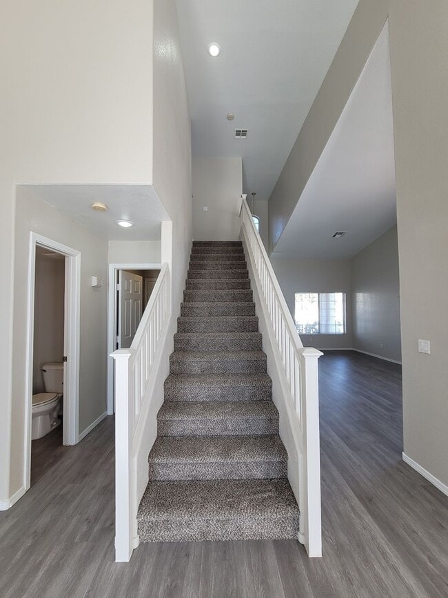 Building Photo - Beautiful 4 Bedroom Home in Green Valley