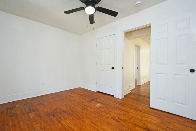 Building Photo - 2709 Bloomington Ave