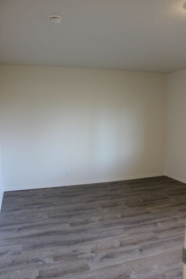 Building Photo - 4 Bed 2 Bath Hillsboro Ranch