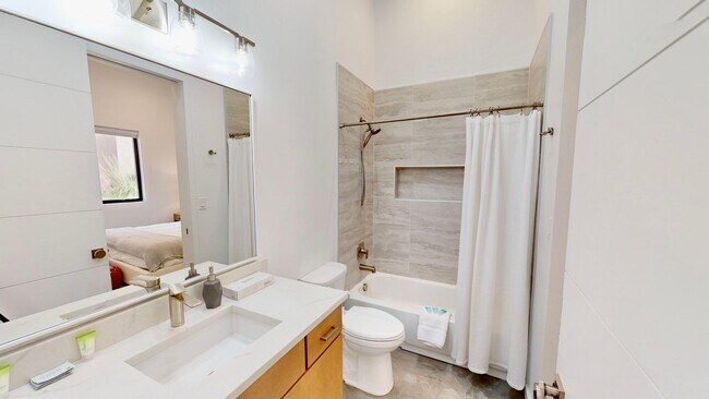 Building Photo - Beautiful Custom Home Available Now
