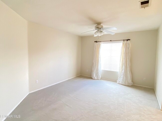 Building Photo - 559 Yarrow Dr