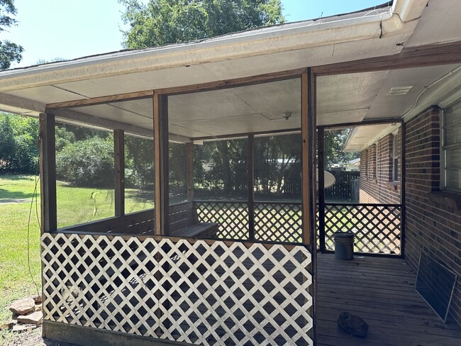 Building Photo - 6 Mancuso Dr