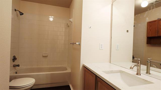 Building Photo - 3003 Elderberry Dr