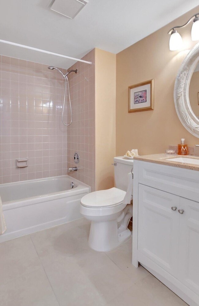 Building Photo - 14527 Bonaire Dr