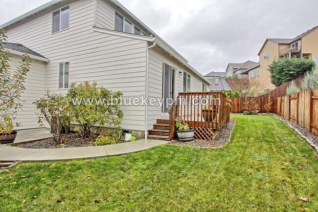 Building Photo - 4 Bed, 2.5 Baths Home with Primary Suite on Main Floor in Ridgefield
