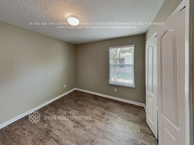 Building Photo - 372 Sunshine Dr