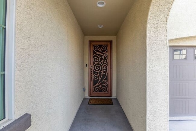 Building Photo - Beautiful Gilbert home located in the desirable Windhaven community!