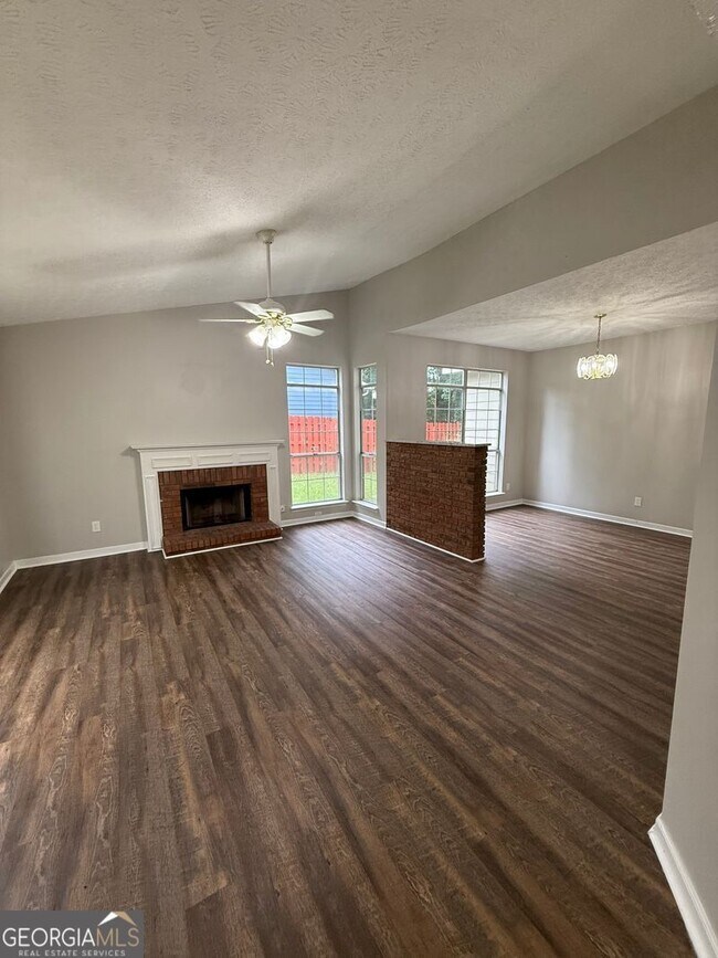 Building Photo - 10375 Larrack Ct