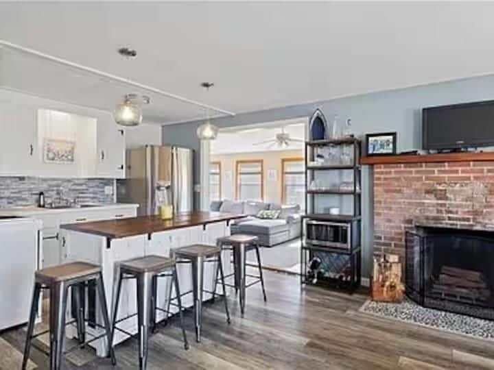 Building Photo - 10 Stanton Ave