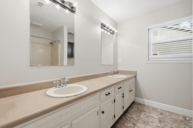 Building Photo - 266 Honeysuckle Way