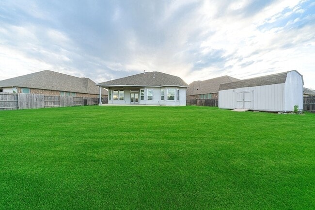 Building Photo - 830 Rench