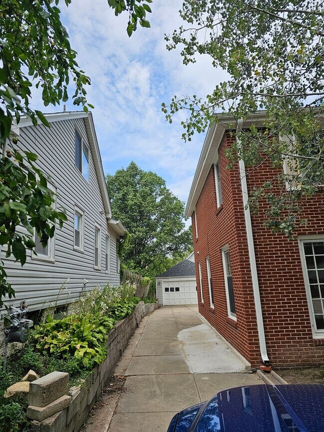 Building Photo - 1720-1722 High St