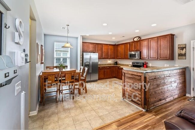 Building Photo - 159 Meadow Wood Rd