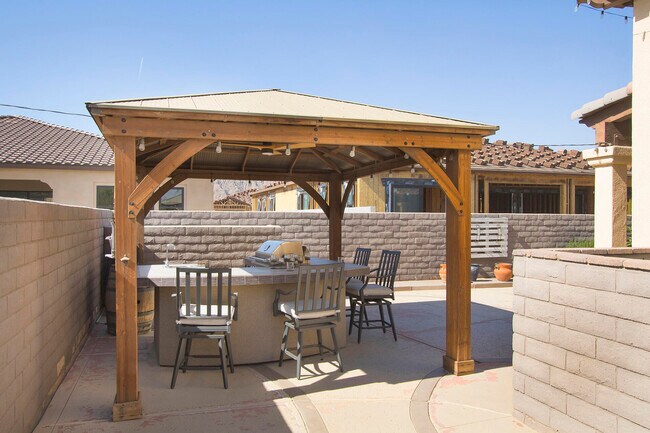 Building Photo - 57669 Santa Rosa Trail