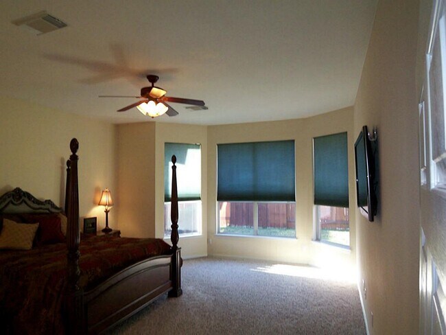 Building Photo - 23610 Whispering Wind