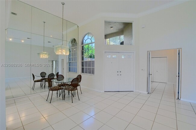 Building Photo - 11622 Creekside Dr