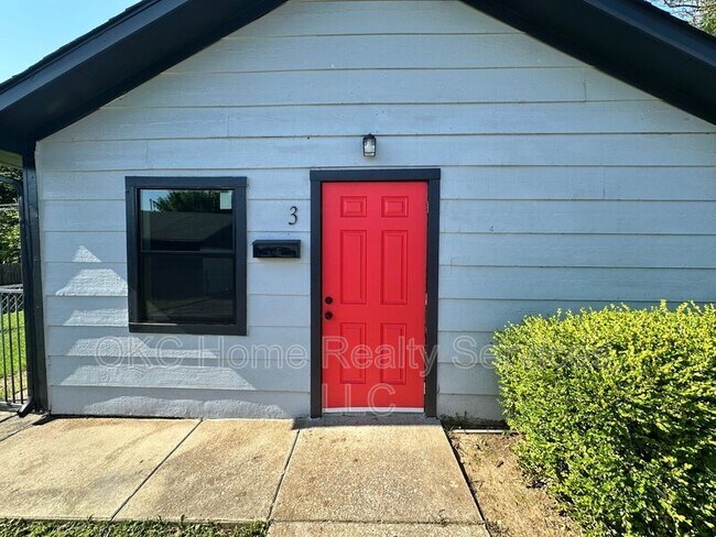 Primary Photo - 1612 NE 24th St