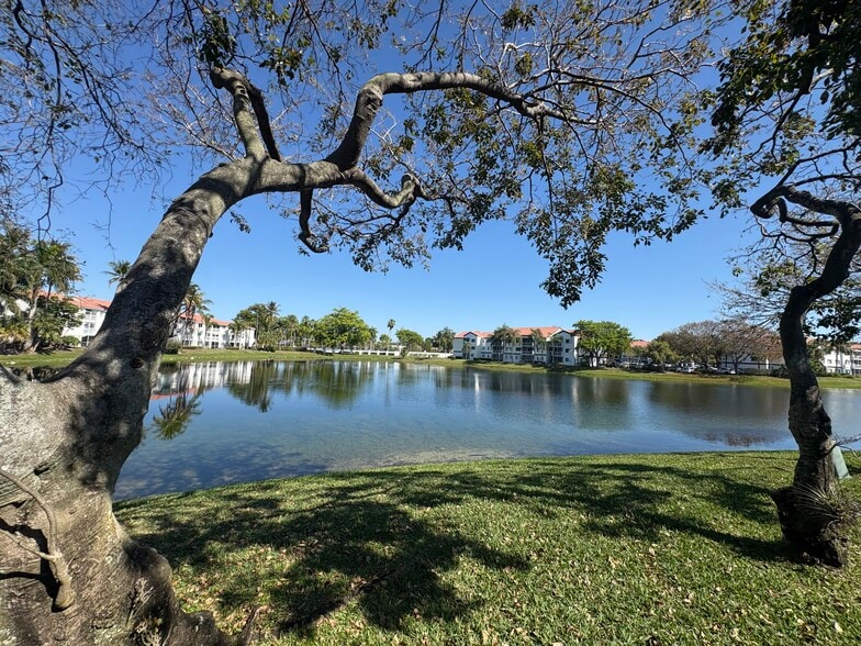 Lakeview backyard - 6259 NW 171st St