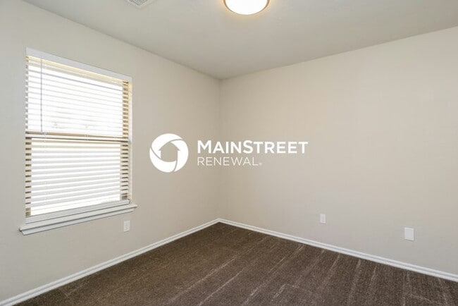 Building Photo - 3 Bedroom Pet-Friendly Home in Yukon, OK w...